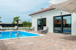 Modern&spacious four bedroom villa with swimming pool - Regina AE1444